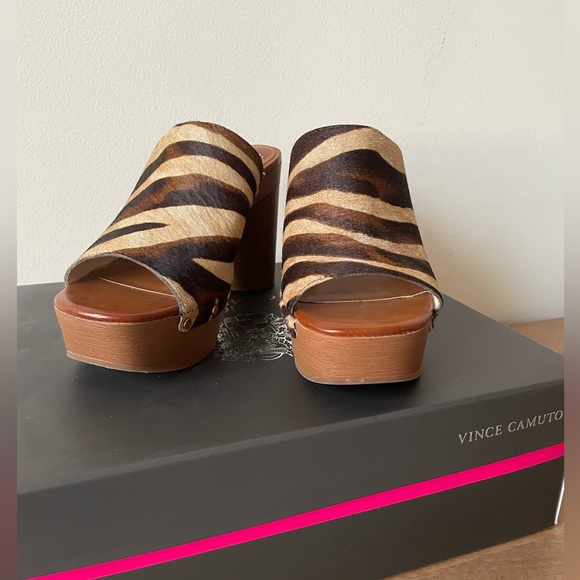 Vince Camuto Calf Hair Mule Size 6 - Picture 3 of 4